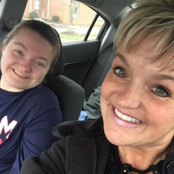 Meet your Posher, Gerri - Picture 2 of 9